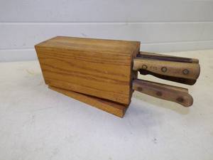 lot 164 image: Knife Block with Knives