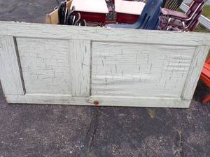 lot 176 image: Vintage Wooden Door Make a great yard Dcor
