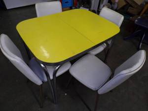lot 178 image: Vintage Yellow Table with White Chairs   Super Cool Retro Vibe
