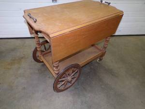 lot 26 image: Classy Beverage Cart Table with Drop Down Sides