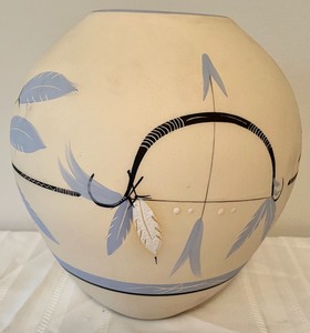 lot 83 image: Southwestern Feather Vase
