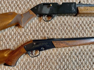 lot 69 image: Daisy and Power Master 760 Pellet Guns