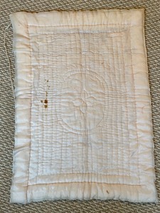 lot 27 image: Vintage Baby Quilt