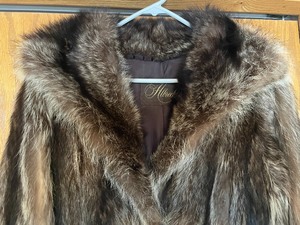 lot 48 image: Albrechts Fur Coat