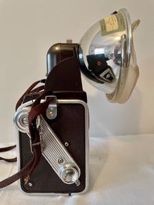 lot 118 image: Kodak Dualflex IV Camera with Flash