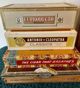 lot 130 image: Vintage Fun Things