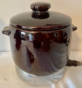 lot 128 image: Vintage Goodies