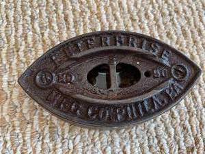 lot 170 image: 4 Vintage Metal Irons