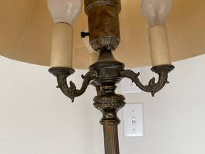 lot 188 image: Vintage Ornate Metal Floor Lamp