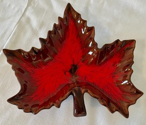lot 227 image: 1953 Redwing Pottery and McMaster Leaf Shaped Dishes