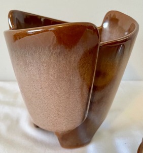 lot 226 image: Frankoma Dish and Vase