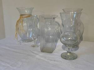 lot 248 image: 6 Clear Glass Vases