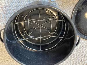 lot 259 image: Enamel Canning Pot and Cooker