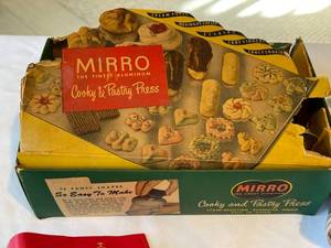 lot 262 image: Vintage Cookie Presses
