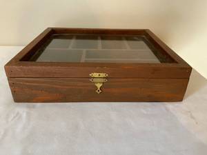 lot 269 image: Vintage Wooden Heritage Box With Hinged Glass Cover