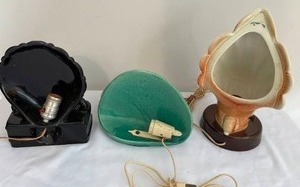 lot 277 image: 3 Vintage 1940s 50s  Shell Themed TV Lamps