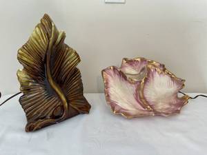 lot 278 image: 2 vintage TV Lamps