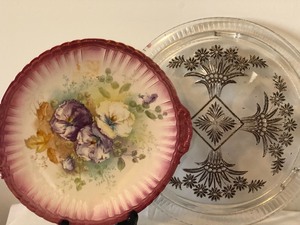 lot 310 image: Pretty Plates