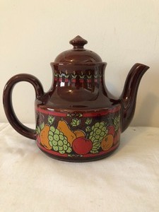 lot 308 image: 2 Teapots and 3 Mugs