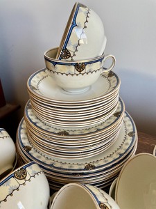 lot 321 image: J & G Meakin China