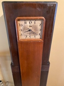 lot 3 image: 1930s Westinghouse Art Deco Clock Tower Radio - Westinghouse Columnaire Skyscraper Grandmother Clock Radio