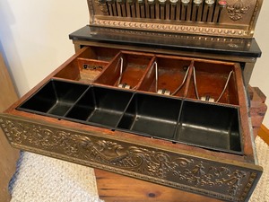 lot 4 image: National Brand Antique Cash Register