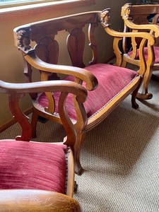 lot 1 image: Three Piece 1900s American Birch Parlor Set