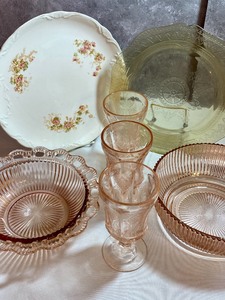 lot 9 image: Depression Glassware and More