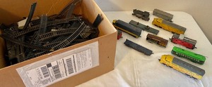lot 366 image: Train Cars and Tracks