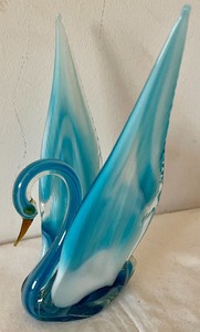 lot 360 image: Vintage Colored Glass Items