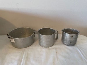 lot 369 image: Vintage Goodies