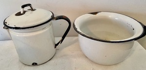 lot 373 image: Vintage Enamel Wares