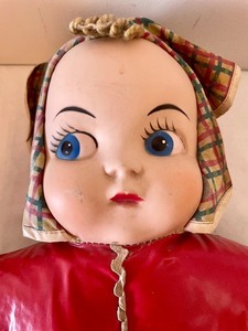 lot 392 image: Vintage Dolls