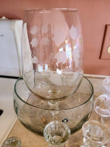 lot 427 image: Vintage CutPressed Glassware