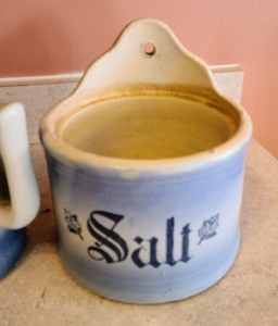 lot 429 image: Red Wing Pottery & More