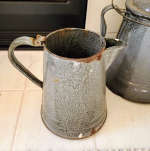lot 437 image: Vintage Enamelware