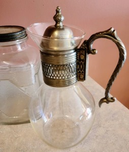 lot 441 image: Vintage Housewares