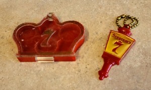 lot 445 image: Vintage Playing Cards and Seagrams 7 Trinkets