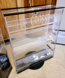 lot 444 image: Plexiglass Jewelry Display Cases