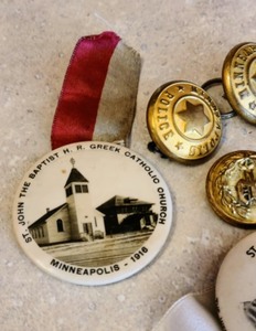 lot 446 image: Vintage Minneapolis Buttons