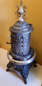 lot 457 image: Antique Cast Iron Wood Stove