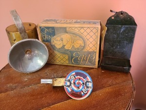 lot 459 image: Vintage Delights