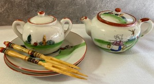 lot 338 image: Six Pieces of Beautiful Asian Decor