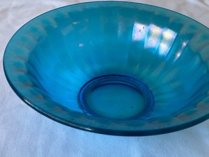 lot 24 image: Beautiful Blue Stretch Glass Vintage Bowl