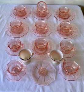 lot 19 image: Pink Depression Glassware