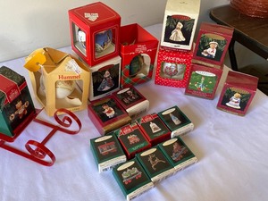 lot 465 image: Variety of Hallmark Ornaments