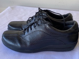 lot 478 image: Two Pairs of Womens Rockport Shoes