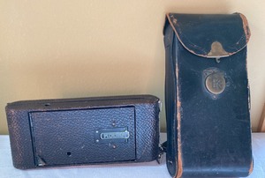 lot 352 image: 2 Vintage Cameras- Kodak and Rohlr Fordex