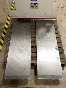 Cascade Re-Manufactured Industrial Slip-Sheeter Hydraulic Forklift Attachment