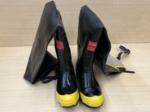Boss Steel-Shank Size-9 Knee-High Rubber Work Boots